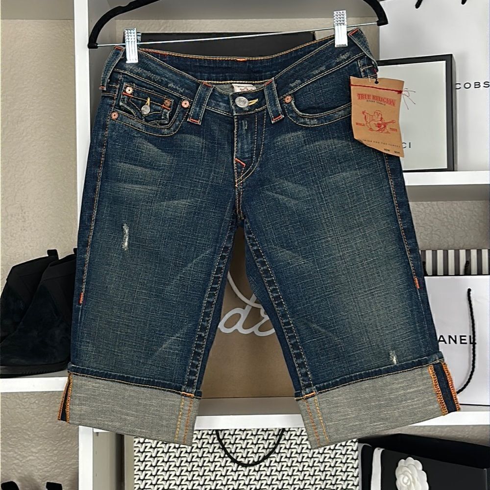 True Religion Y2K Bermuda shorts in size 27. NWT